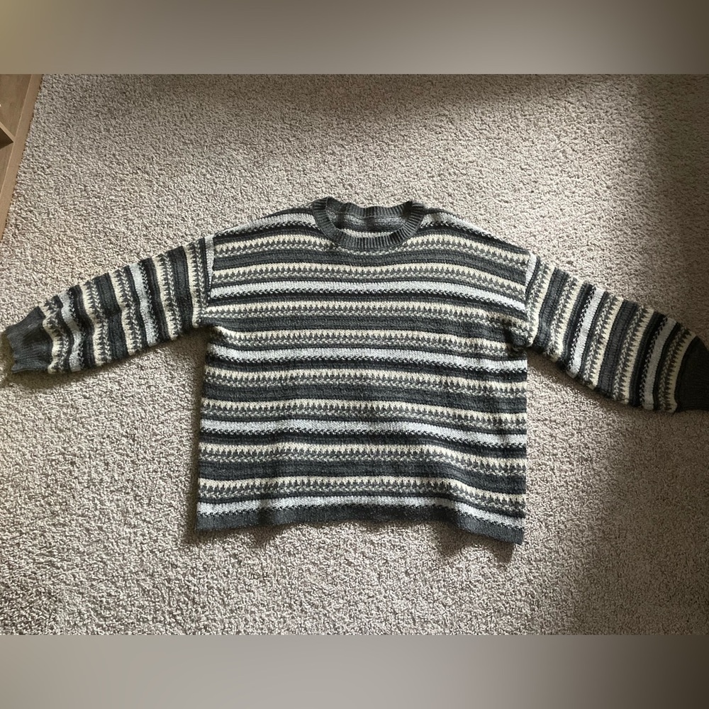 Romwe Sweater - Picture 2 of 4
